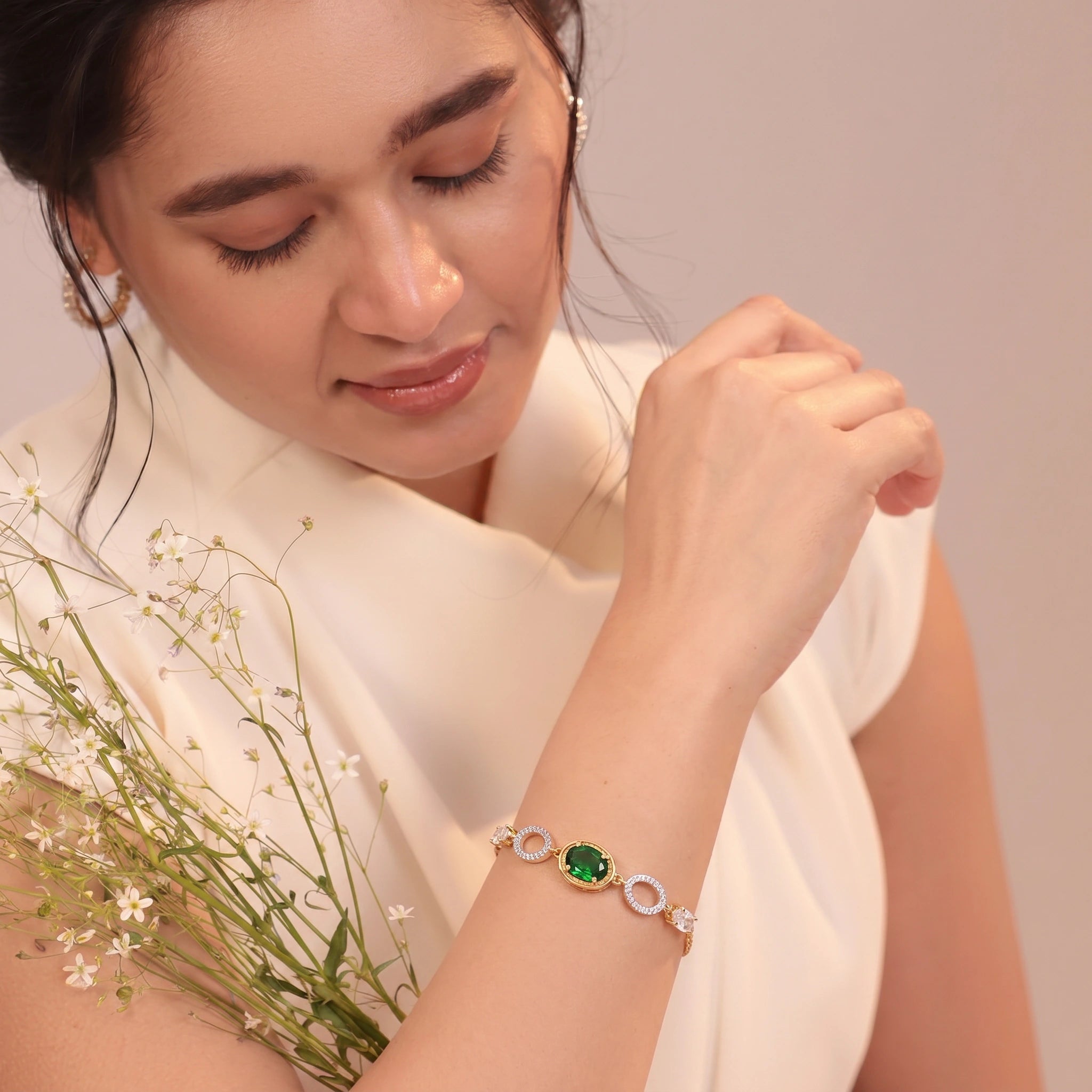 Gold Emerald Orbit Bracelet