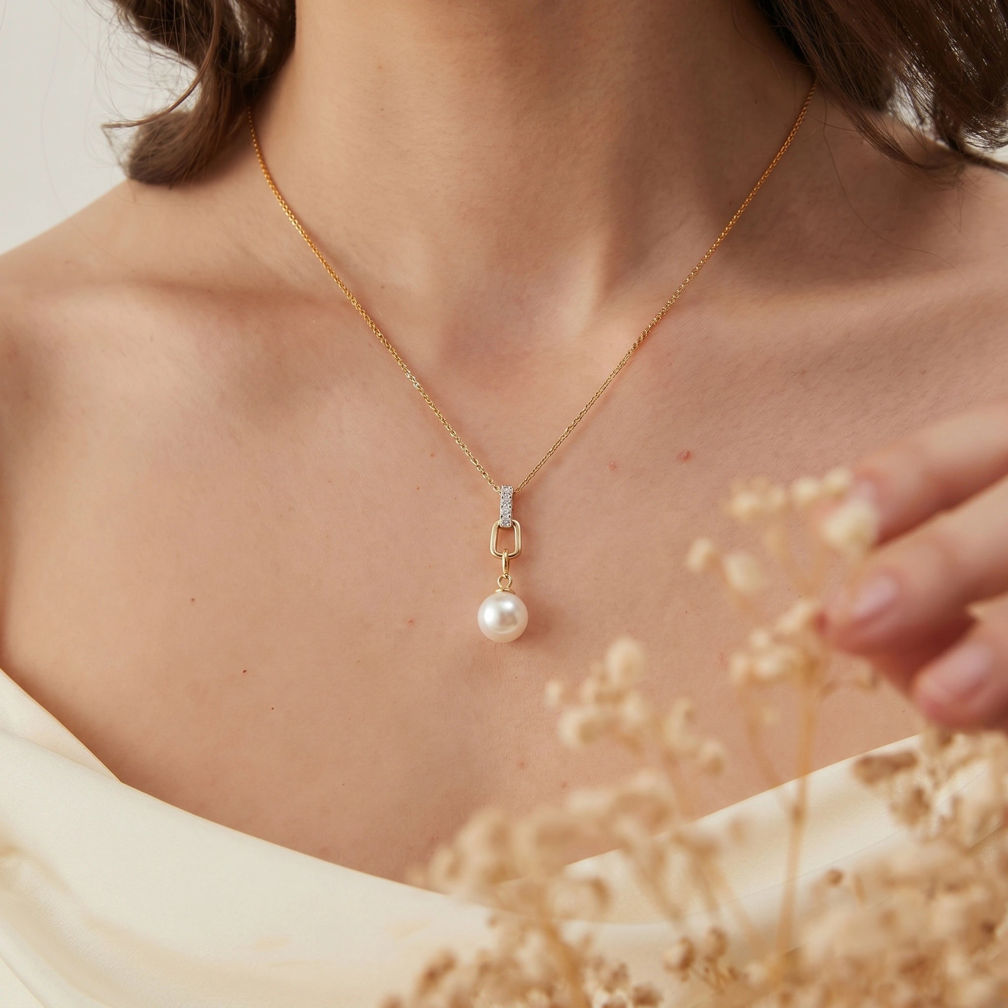 Gold Pearl Link Pendant