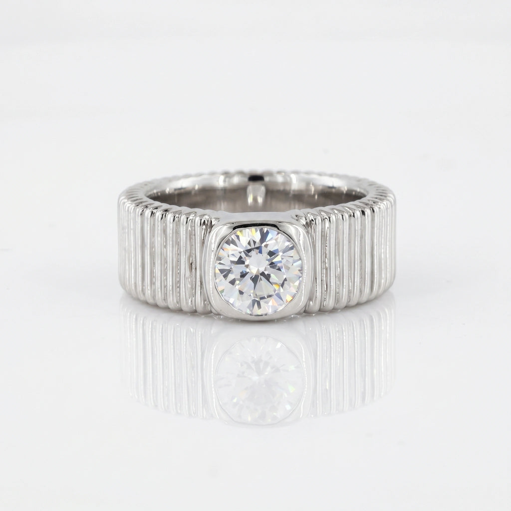 Silver Ribbed Crest Solitaire Ring