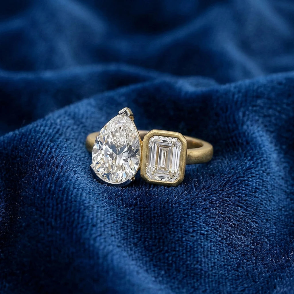 Gold Pear Emerald Toi Ring