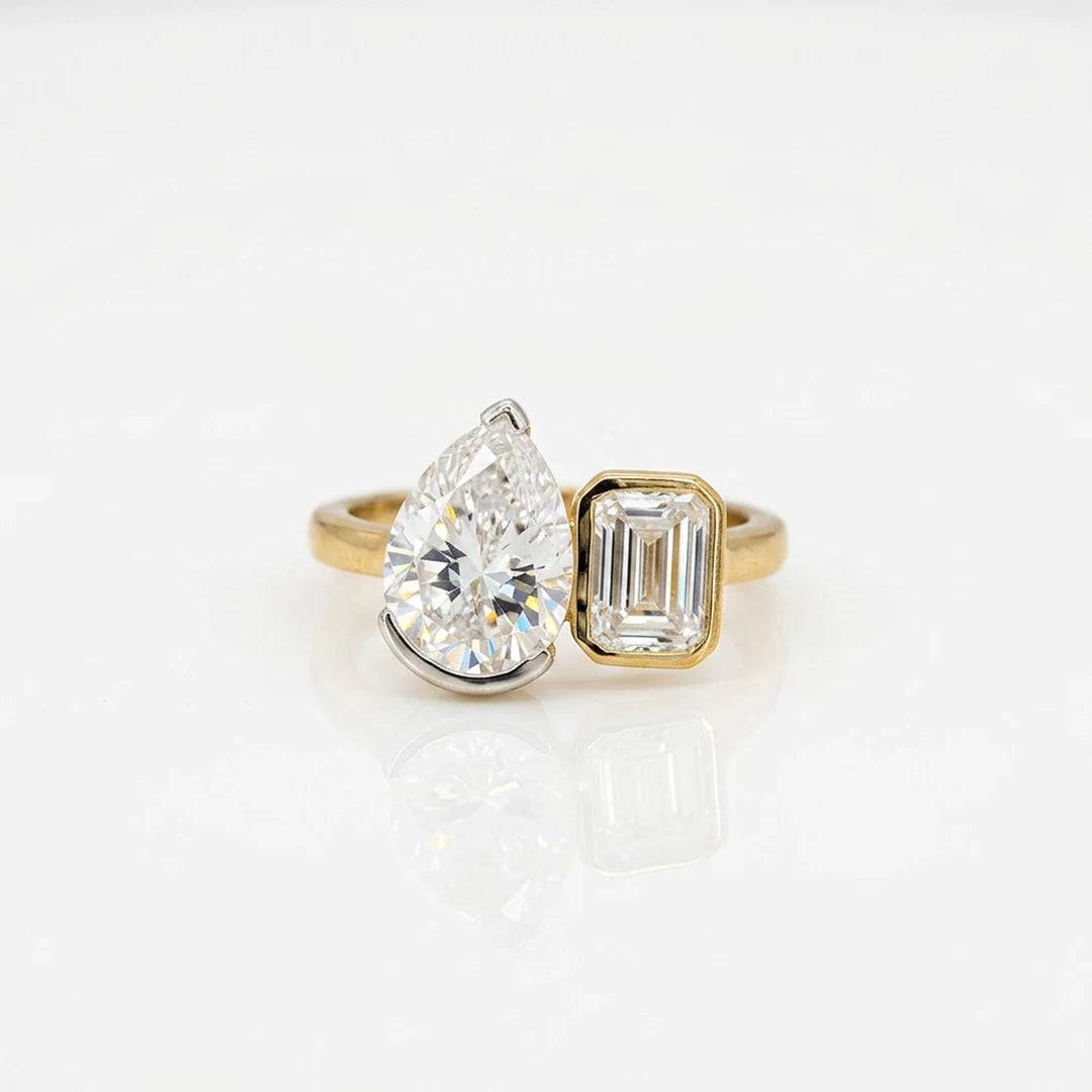 Gold Pear Emerald Toi Ring