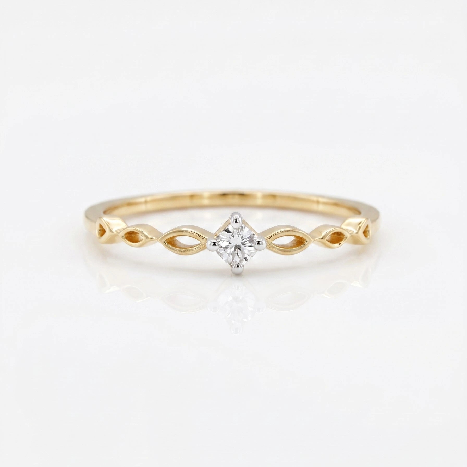 Gold Botanica Solitaire Ring