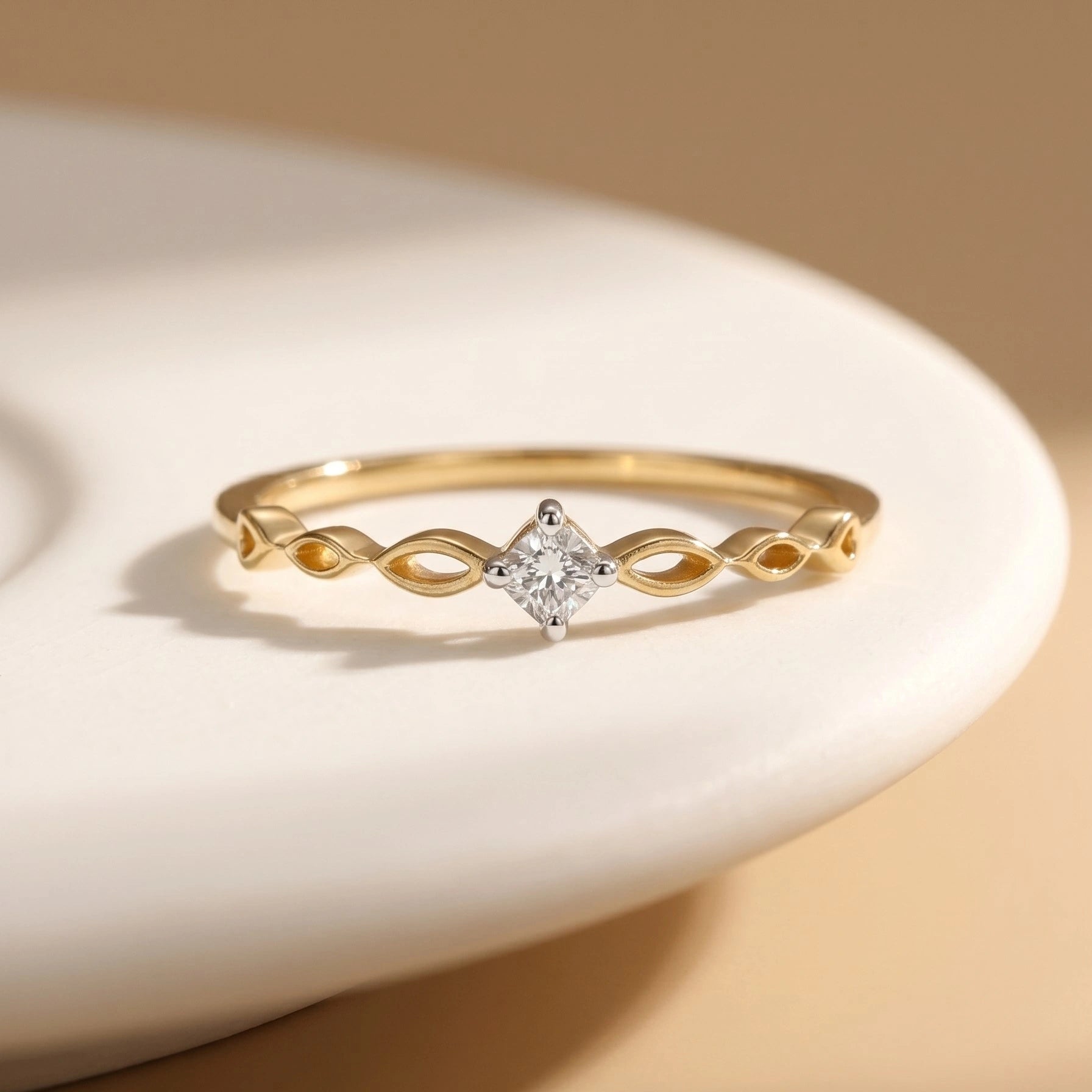 Gold Botanica Solitaire Ring