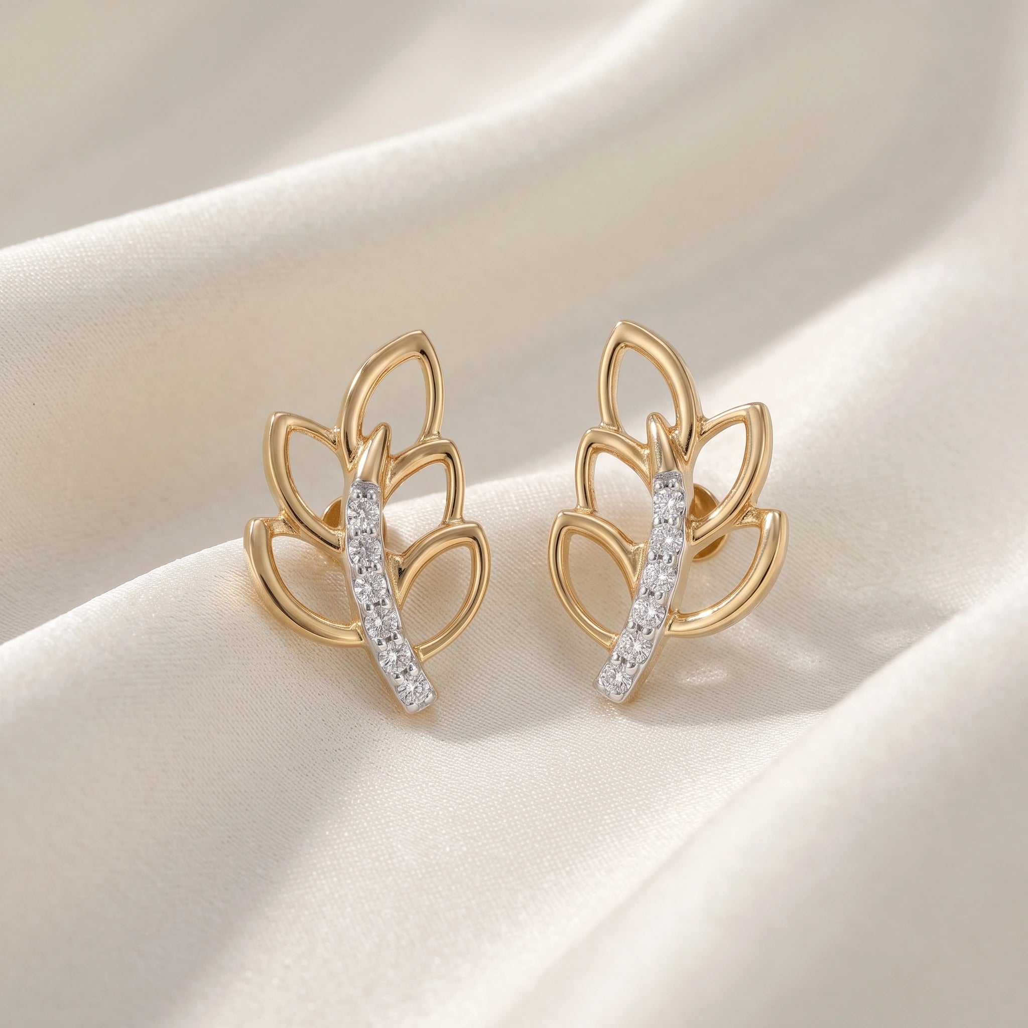 Gold Laurel Light Stud Earrings