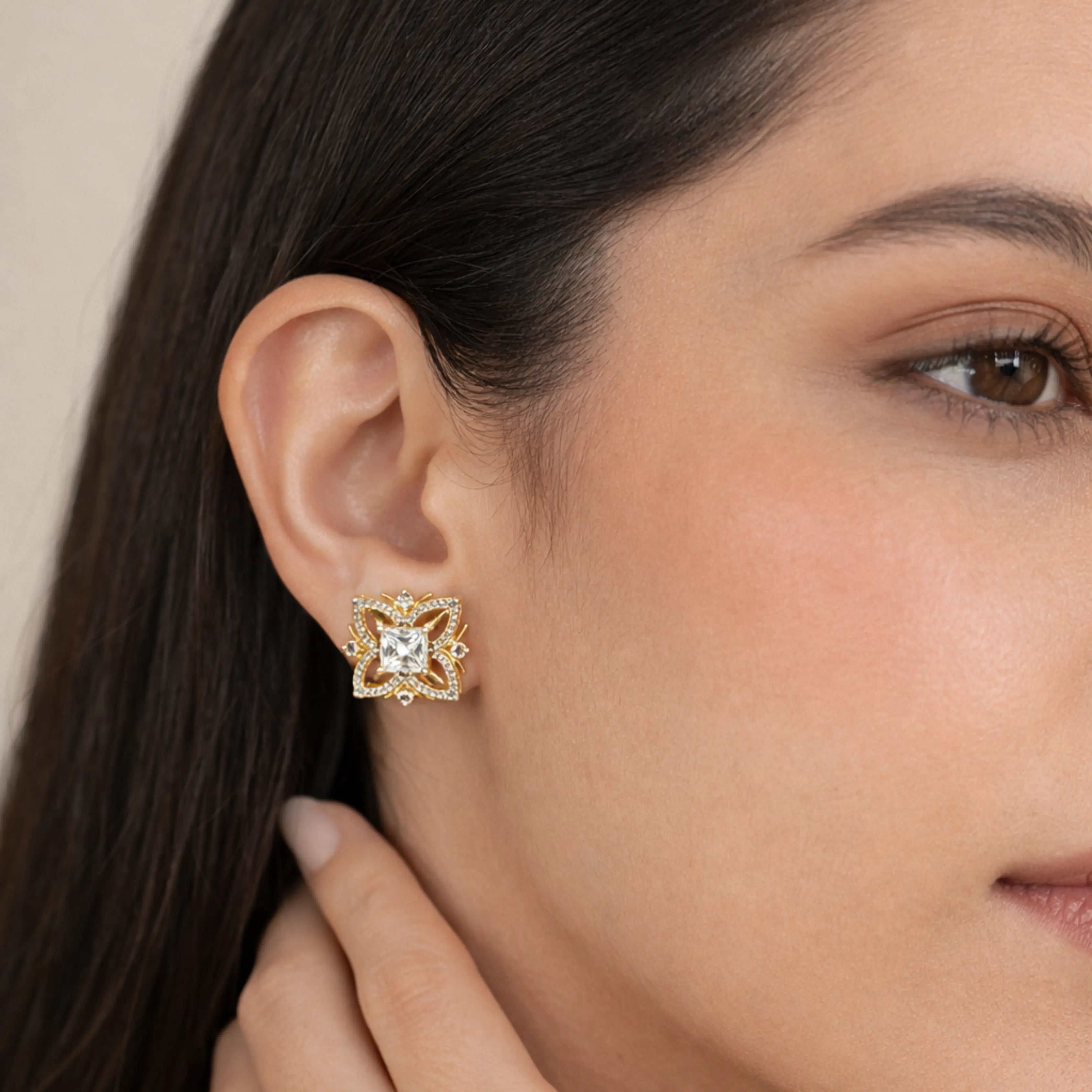 18KT Gold Floral Square Studs